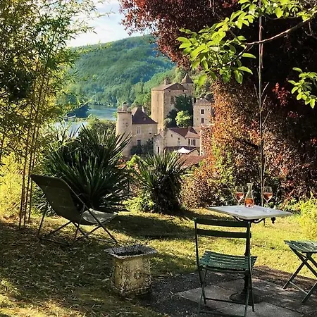 Des Chateaux Entre Les Feuilles - Parc Vue Village